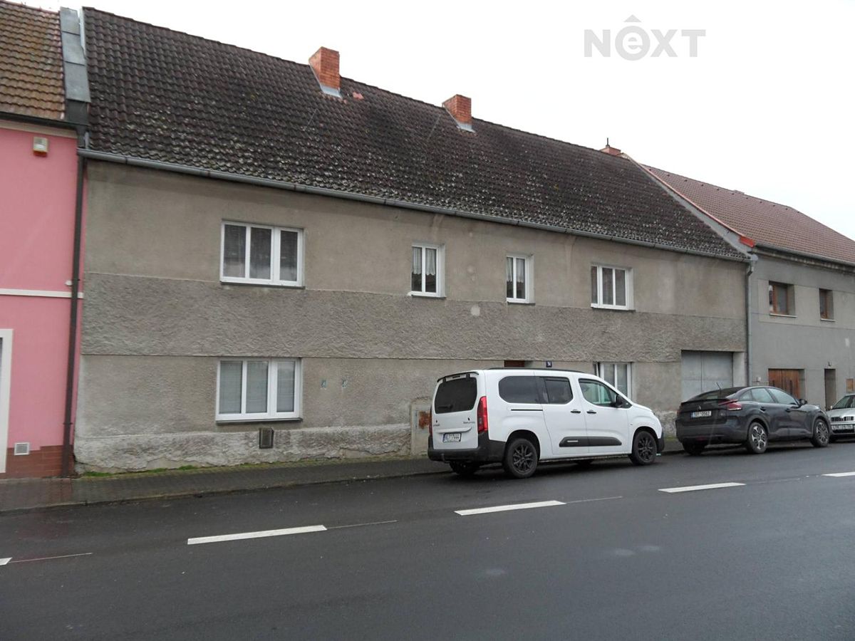 Prodej rodinného domu 150 m², pozemek 422 m² – fotografie 2