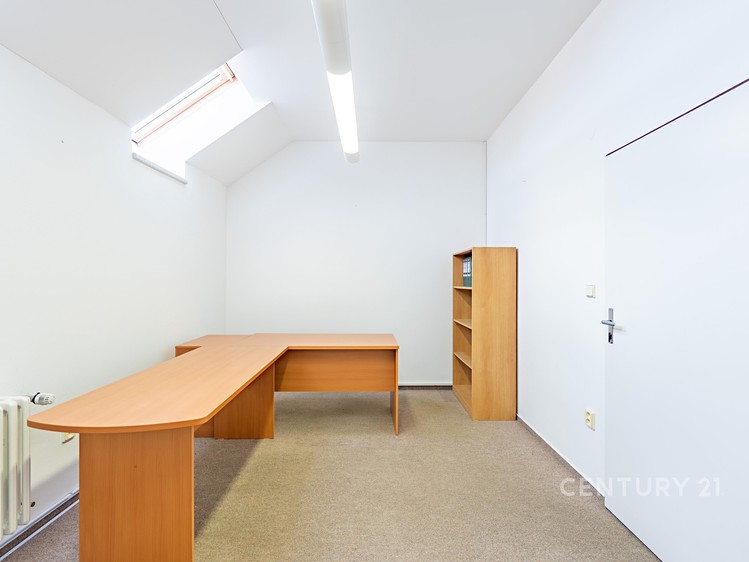 Комерційне приміщення на продаж, 2 212 м² (21 з 36)