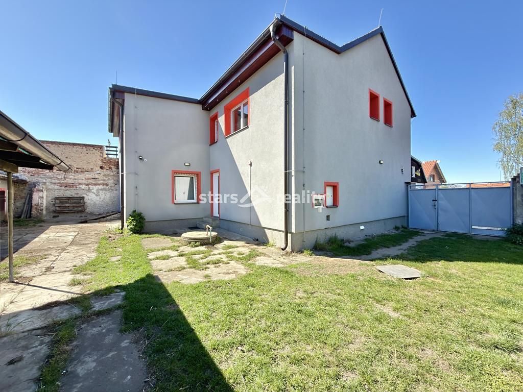 Prodej rodinného domu 179 m², pozemek 414 m² – fotografie 2