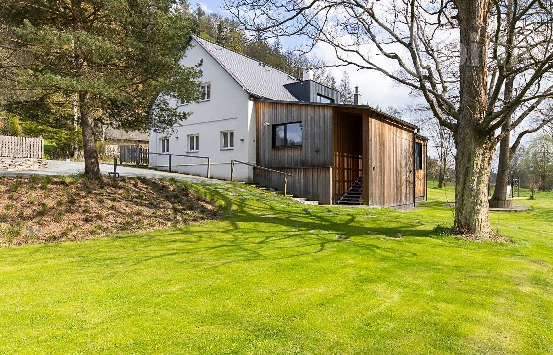 Prodej rodinného domu 370 m², pozemek 3106 m²