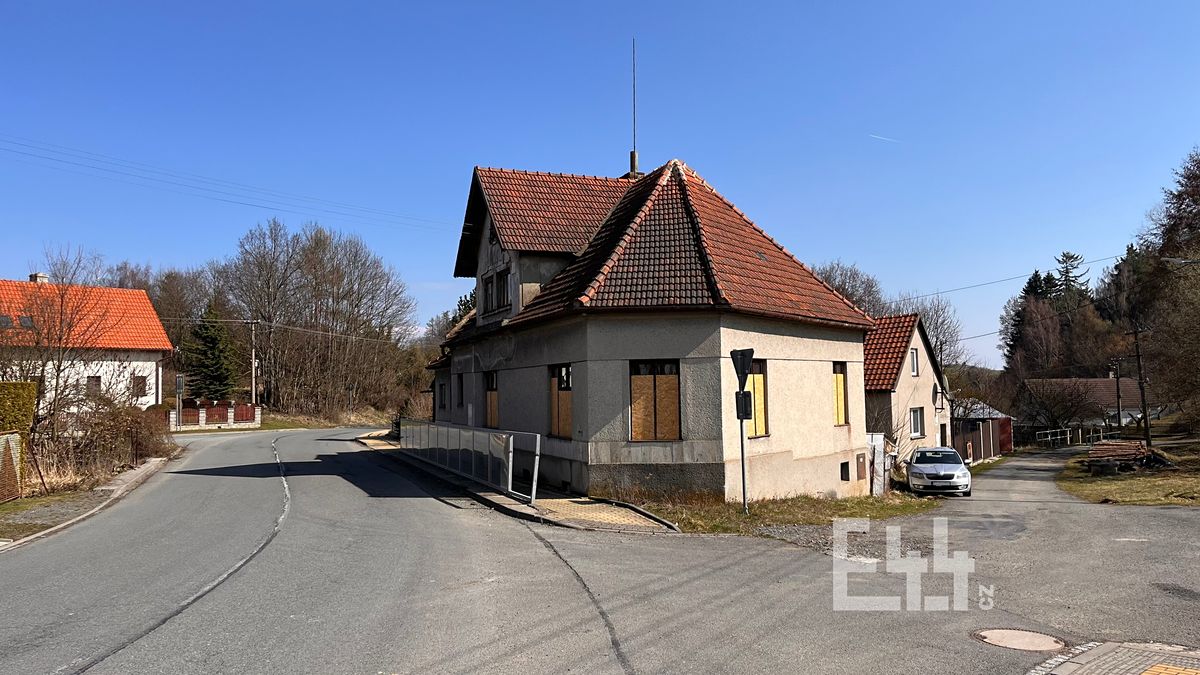 Prodej rodinného domu 290 m², pozemek 466 m²
