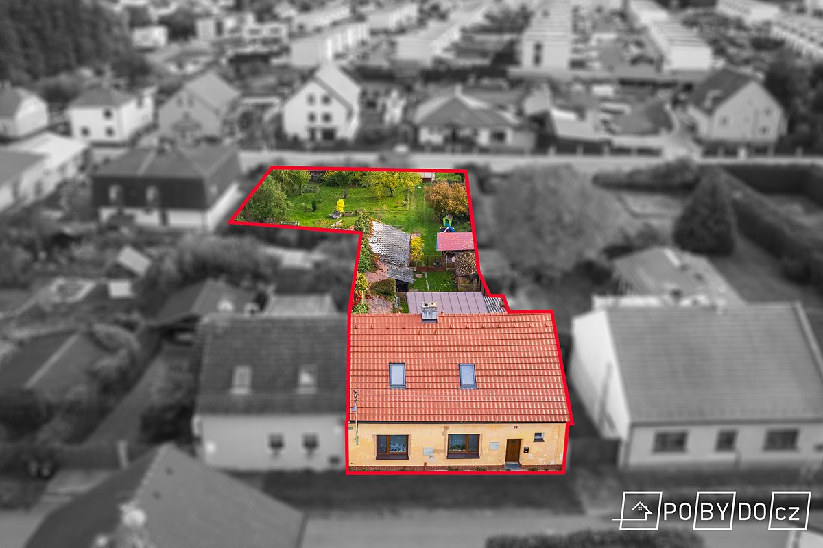 Prodej rodinného domu 184 m², pozemek 976 m² – fotografie 2