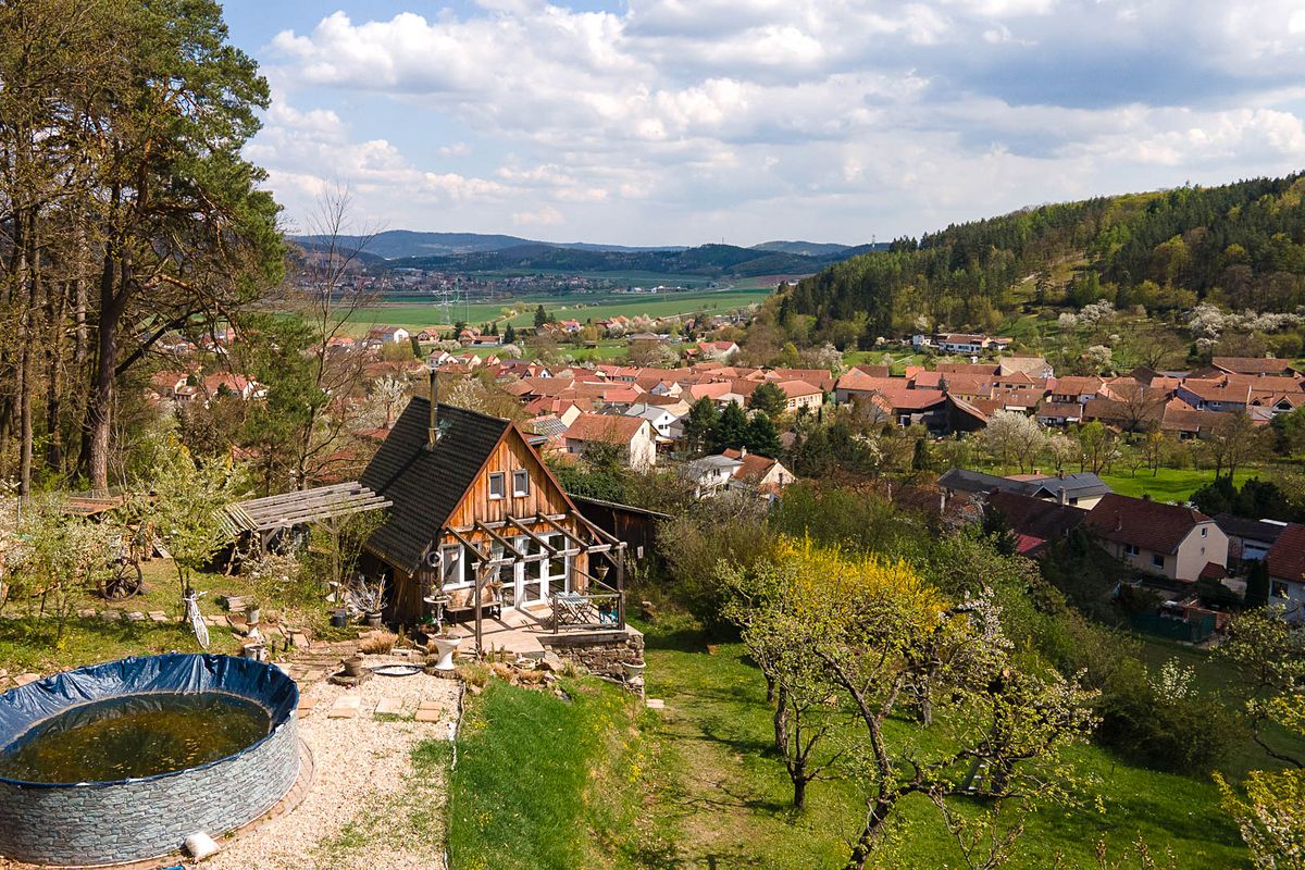 Prodej stavebního pozemku 9810 m² – fotografie 2