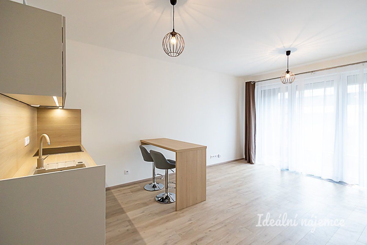 Pronájem bytu 1+kk 32 m²