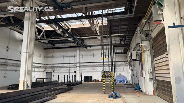 Pronájem výrobní haly, prostoru 1290 m² – pohled 2