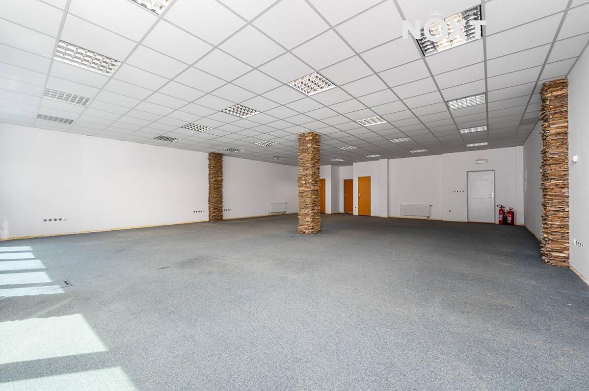 Prodej kanceláře 137 m² – fotografie 2