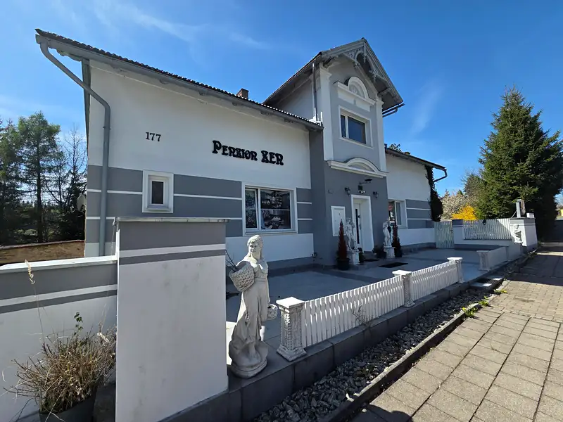 Prodej rodinného domu 390 m², pozemek 2750 m², Meziměstí – náhled fotky 1