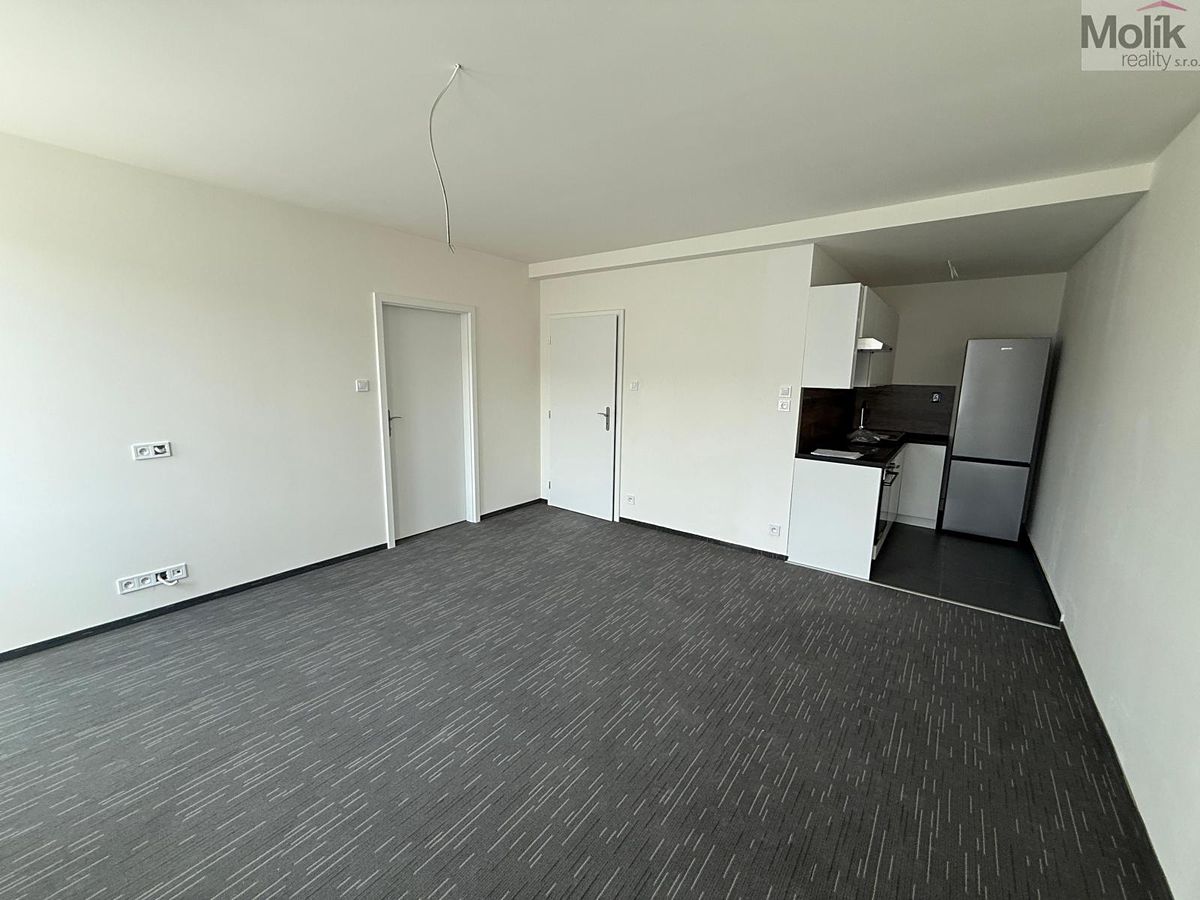 Pronájem bytu 2+kk 50 m² – fotografie 3