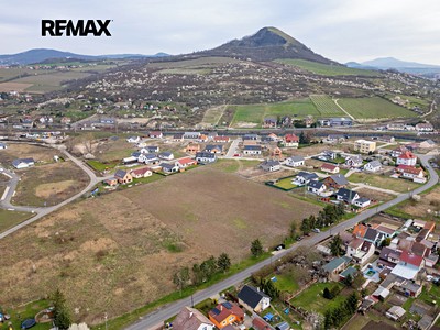 Prodej  komerčního pozemku 9 720 m²