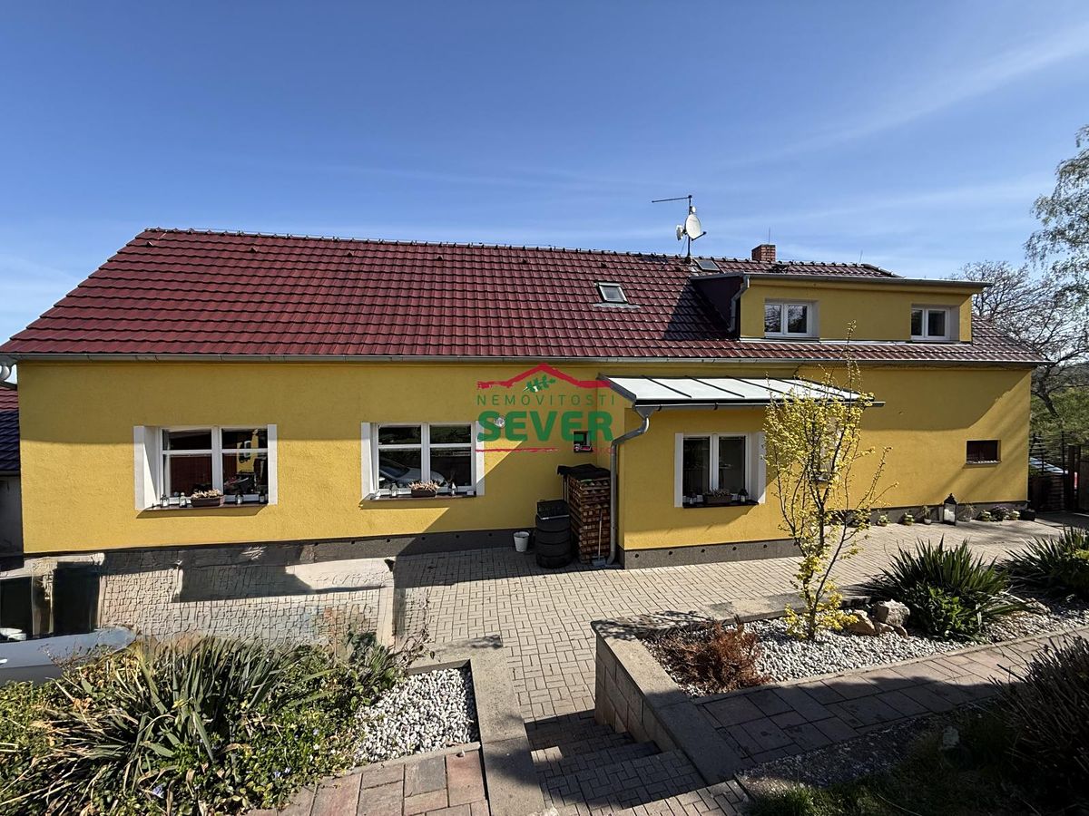 Prodej rodinného domu 160 m², pozemek 1340 m² – fotografie 2