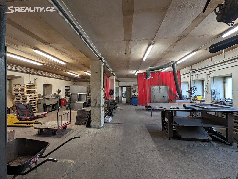Prodej výrobní haly, prostoru 1 600 m², okres Liberec