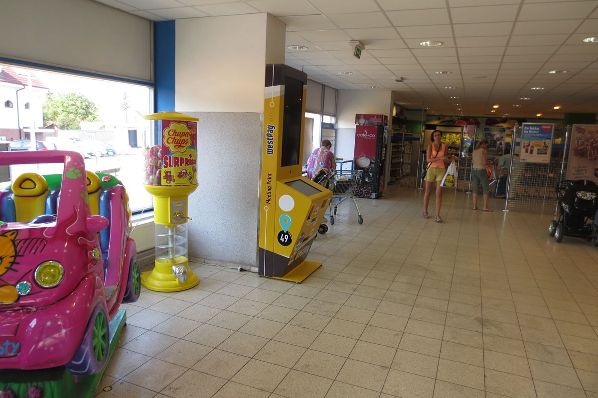 Pronájem obchodního prostoru 711 m² – fotografie 4