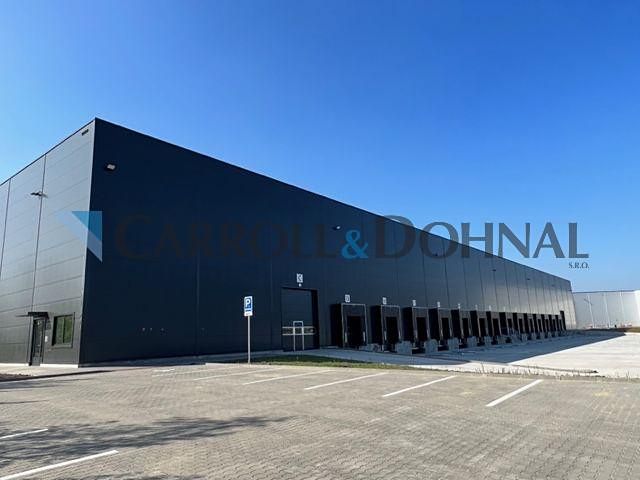Pronájem skladového prostoru 9827 m² – fotografie 3