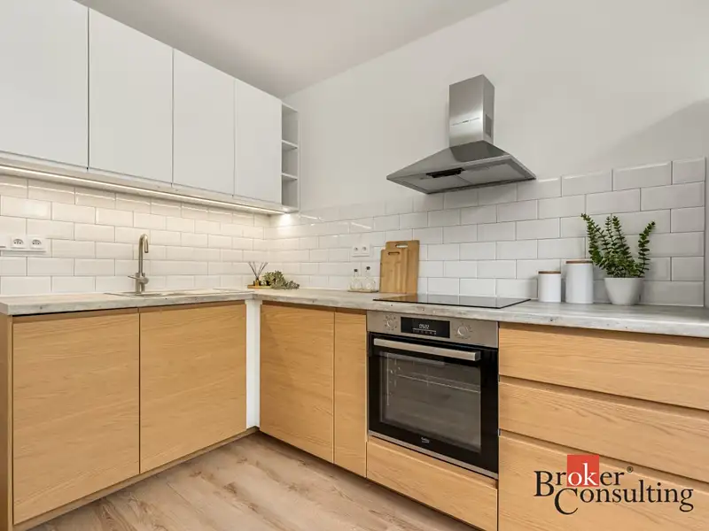 Pronájem bytu 3+1 79 m², Praha – náhled fotky 2