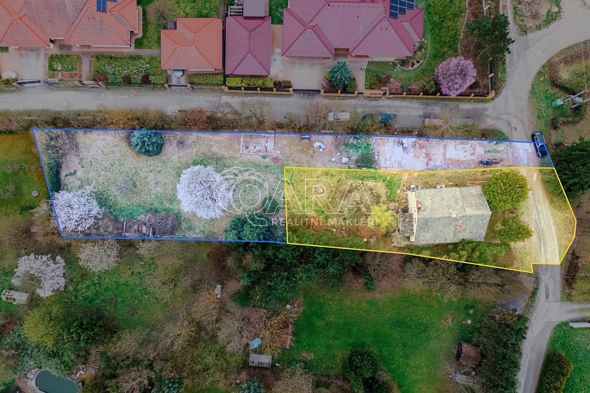 Prodej stavebního pozemku 1100 m² – fotografie 2