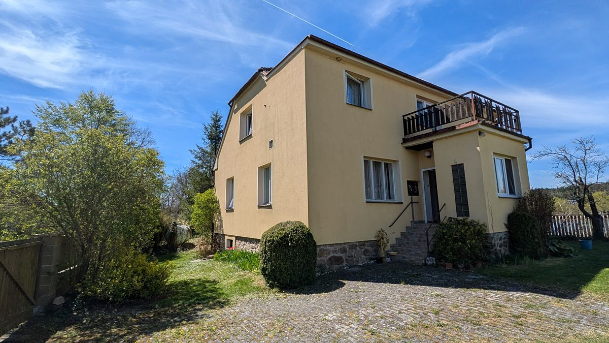 Prodej rodinného domu 180 m², pozemek 614 m²