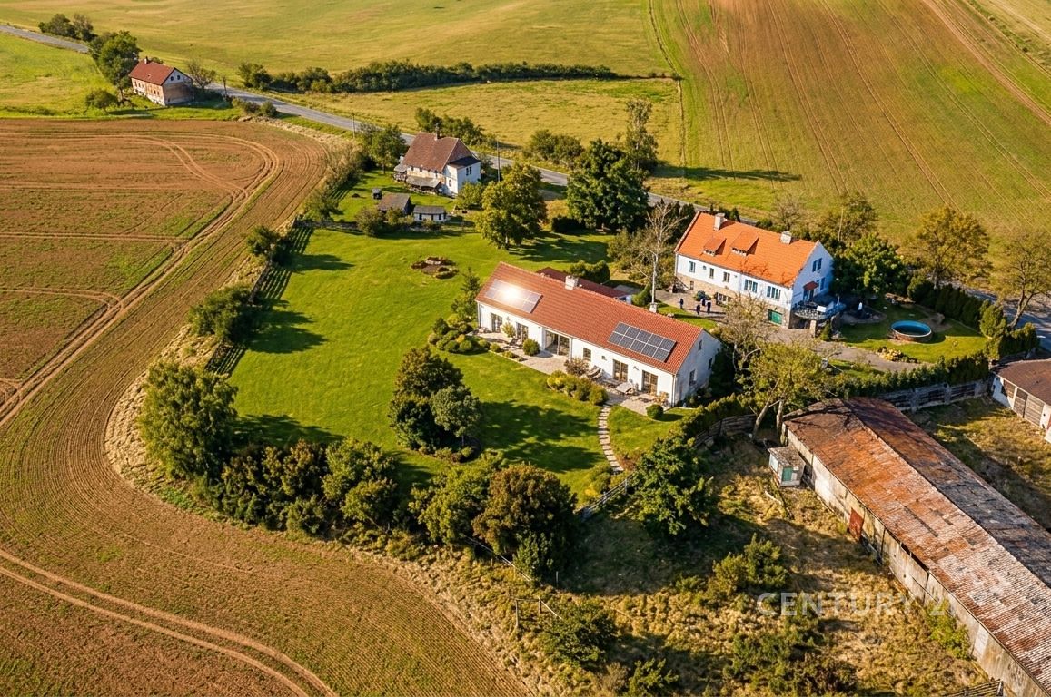 Prodej rodinného domu 200 m², pozemek 4082 m² – fotografie 3