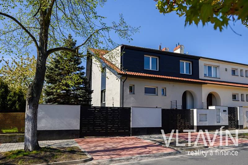Prodej rodinného domu 232 m², pozemek 391 m² – fotografie 5