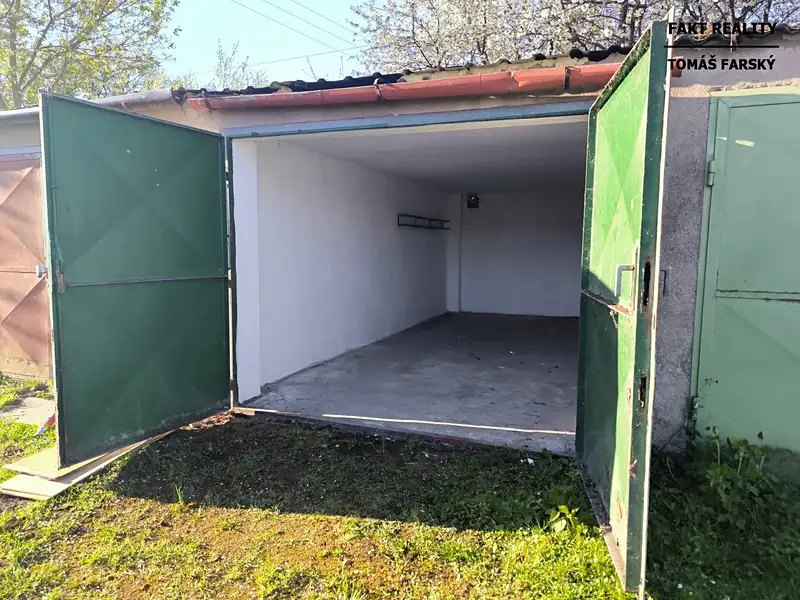 Pronájem garáže 19 m², Lovosice – náhled fotky 1