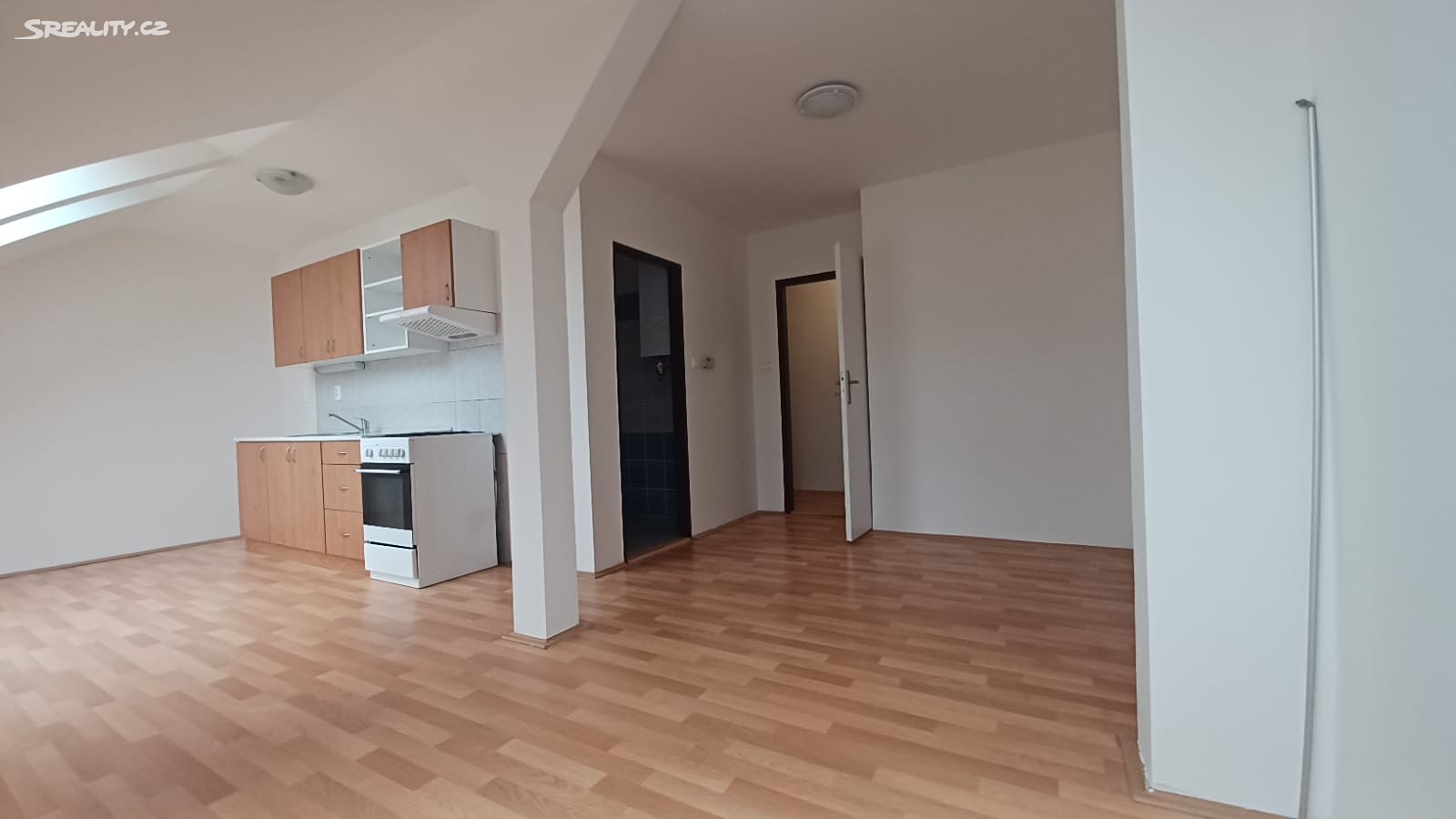 Pronájem bytu 2+kk 57 m² (Jednopodlažní) – pohled 2
