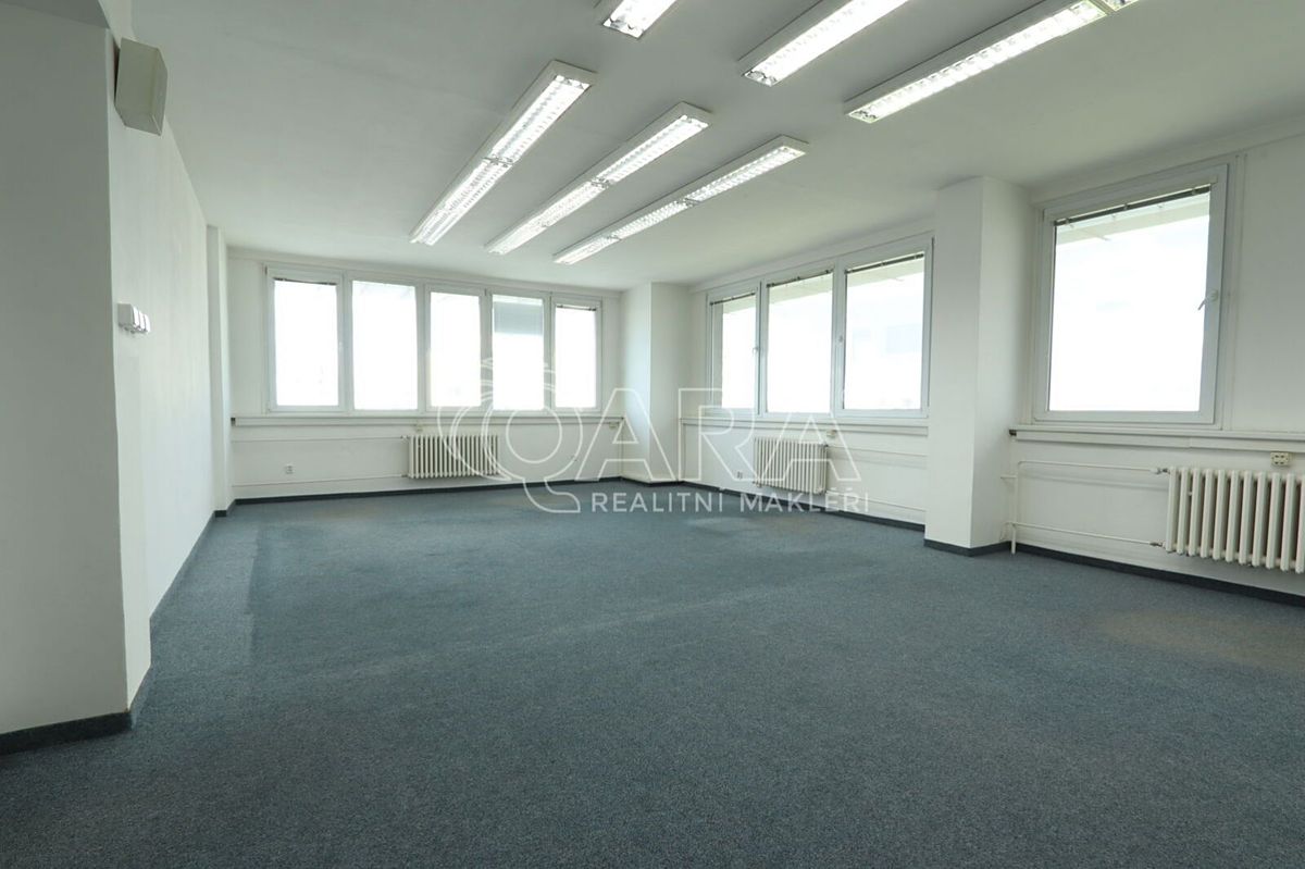 Pronájem kanceláře 185 m² – fotografie 3