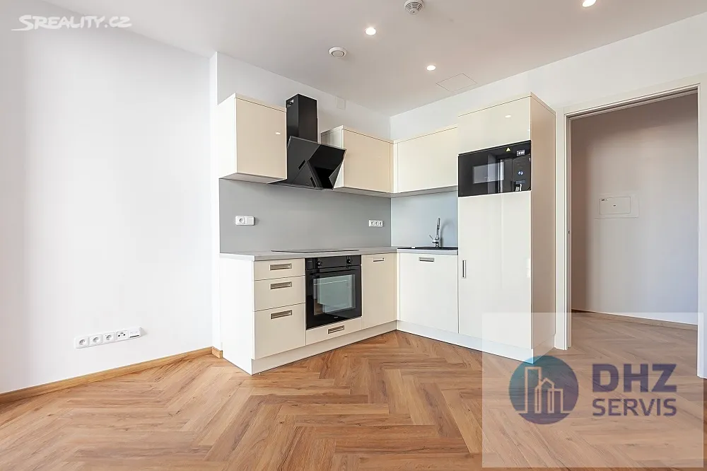 Pronájem bytu 2+kk 36 m², Studentská