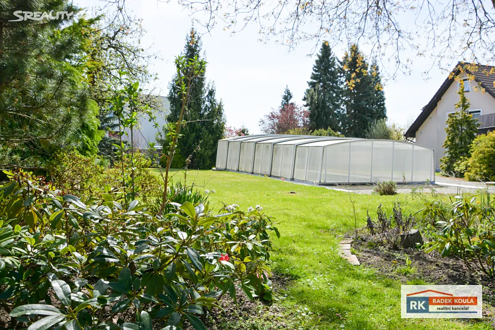 Prodej rodinného domu 240 m², pozemek 1650 m² – pohled 2