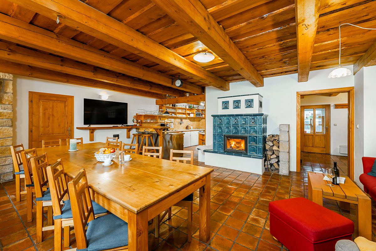 Prodej rodinného domu 425 m², pozemek 3037 m² – fotografie 3