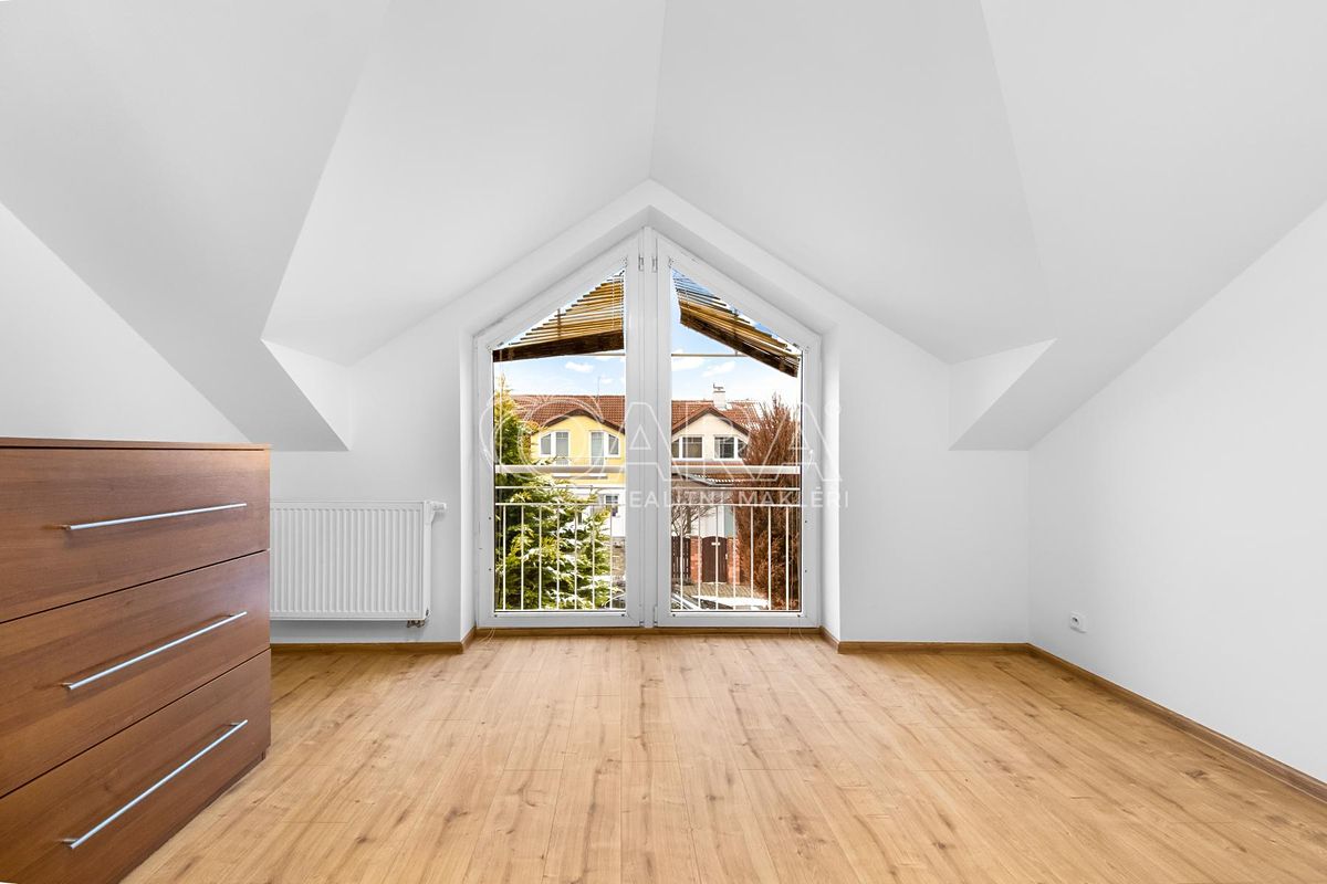 Prodej rodinného domu 88 m², pozemek 165 m² – fotografie 2