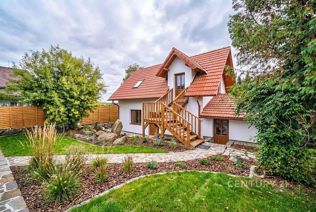 Prodej stavebního pozemku 1825 m²
