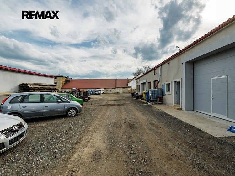 Prodej komerčního prostoru, 2 100 m² (8 z 27)