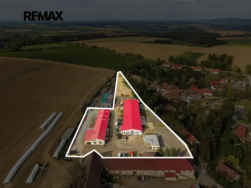 Prodej výrobní haly, prostoru 2100 m², Buřenice – náhled fotky 1