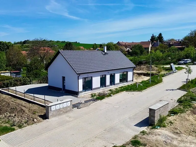 Prodej rodinného domu 84 m², pozemek 710 m², Velvary – náhled fotky 1