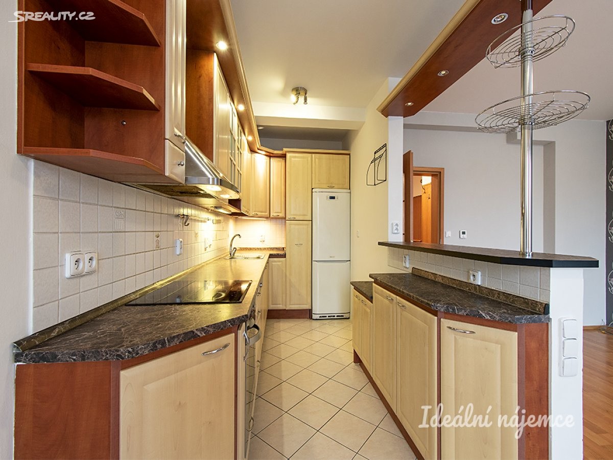 Pronájem bytu 3+kk 70 m² – pohled 2