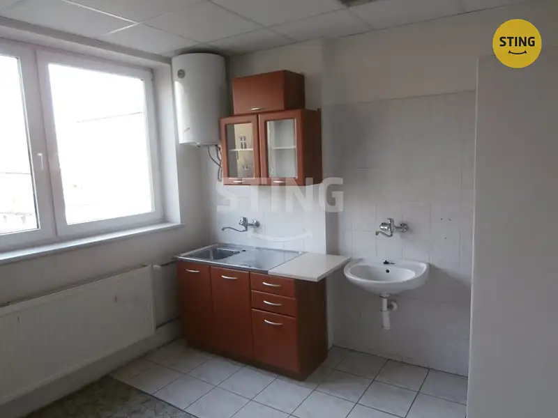 Pronájem kanceláře 17 m², Opava – náhled fotky 3