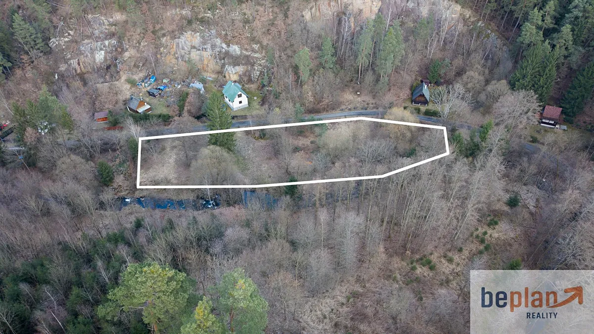 Prodej pozemku 3297 m²