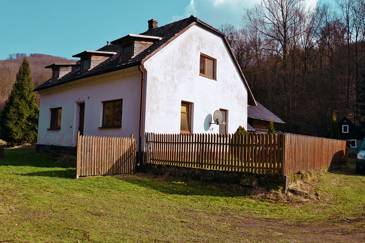 Prodej rodinného domu 180 m², pozemek 2650 m² – fotografie 2