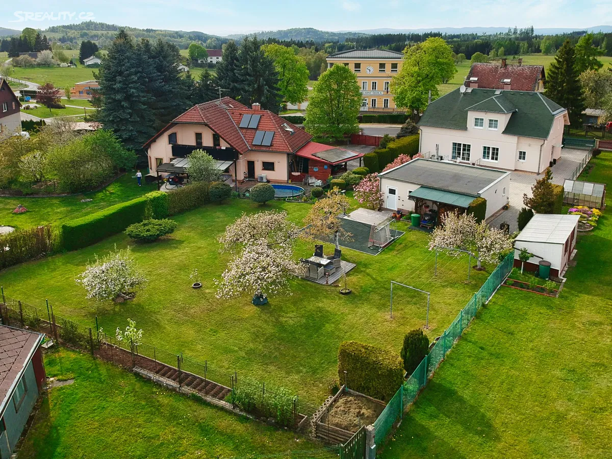 Prodej rodinného domu 194 m², pozemek 1364 m² – pohled 4
