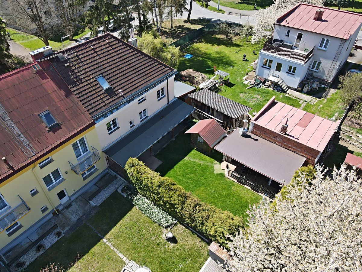 Prodej rodinného domu 238 m², pozemek 418 m² – fotografie 3