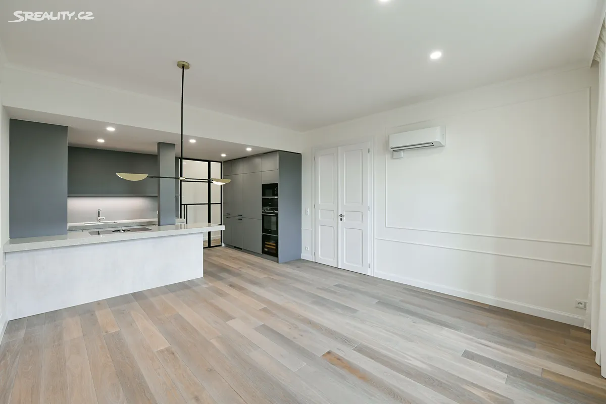 Pronájem bytu 4+kk 107 m², Praha