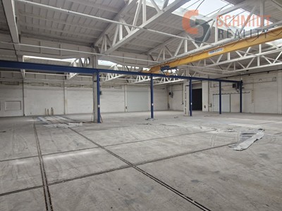 Pronájem komerčního prostoru, 1 300 m² (3 z 11)