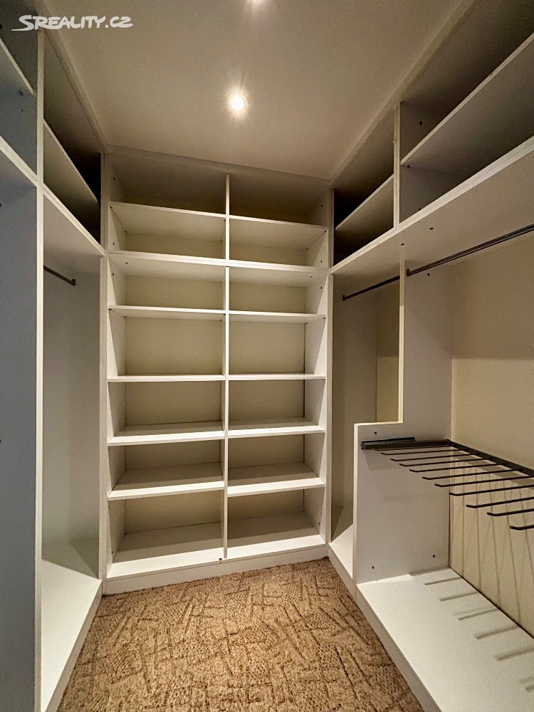 Pronájem bytu 4+kk 87 m² – pohled 6