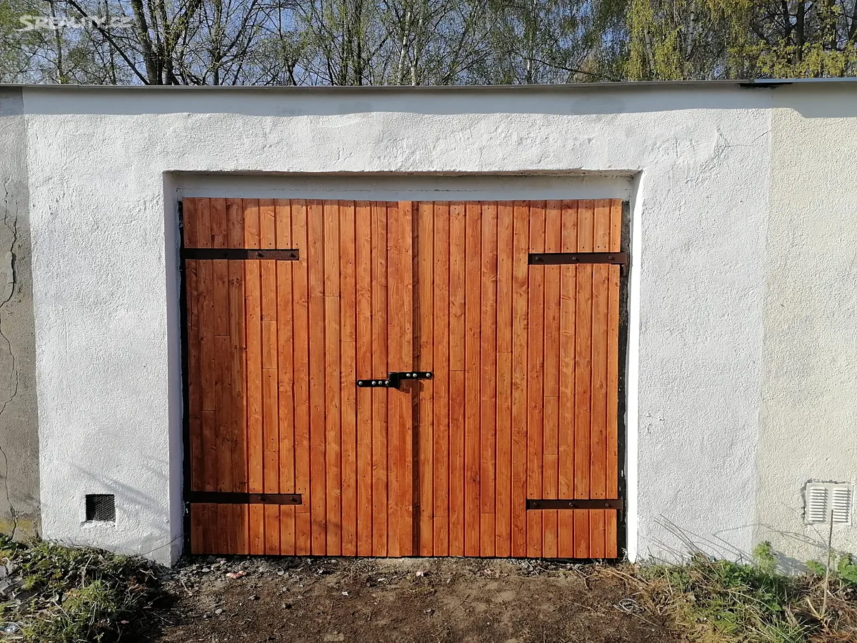 Pronájem garáže 29 m², Ruských zajatců