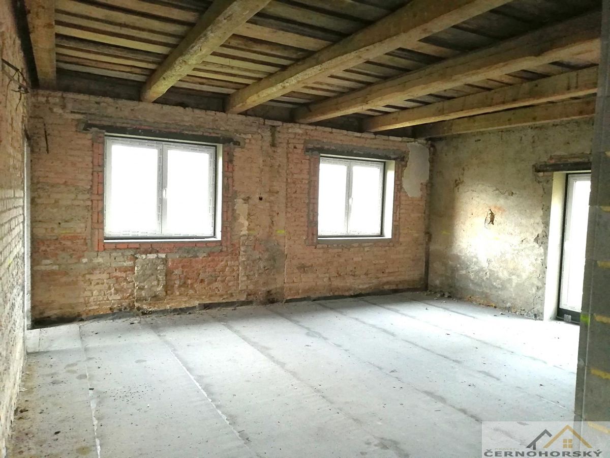 Prodej rodinného domu 135 m², pozemek 1090 m² – fotografie 5