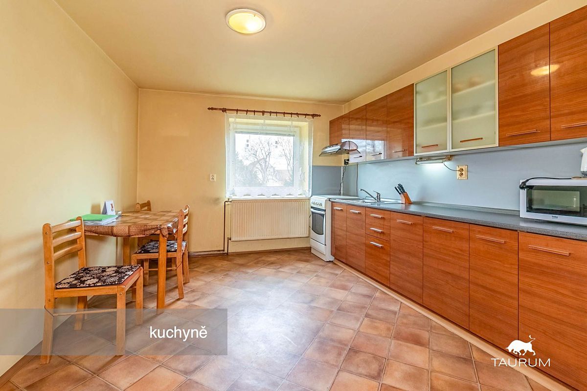 Prodej rodinného domu 142 m², pozemek 728 m² – fotografie 3
