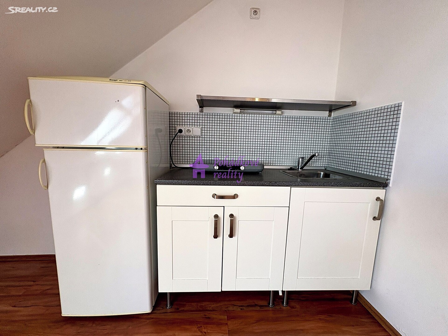 Pronájem bytu 1+kk 22 m² - Widok 2