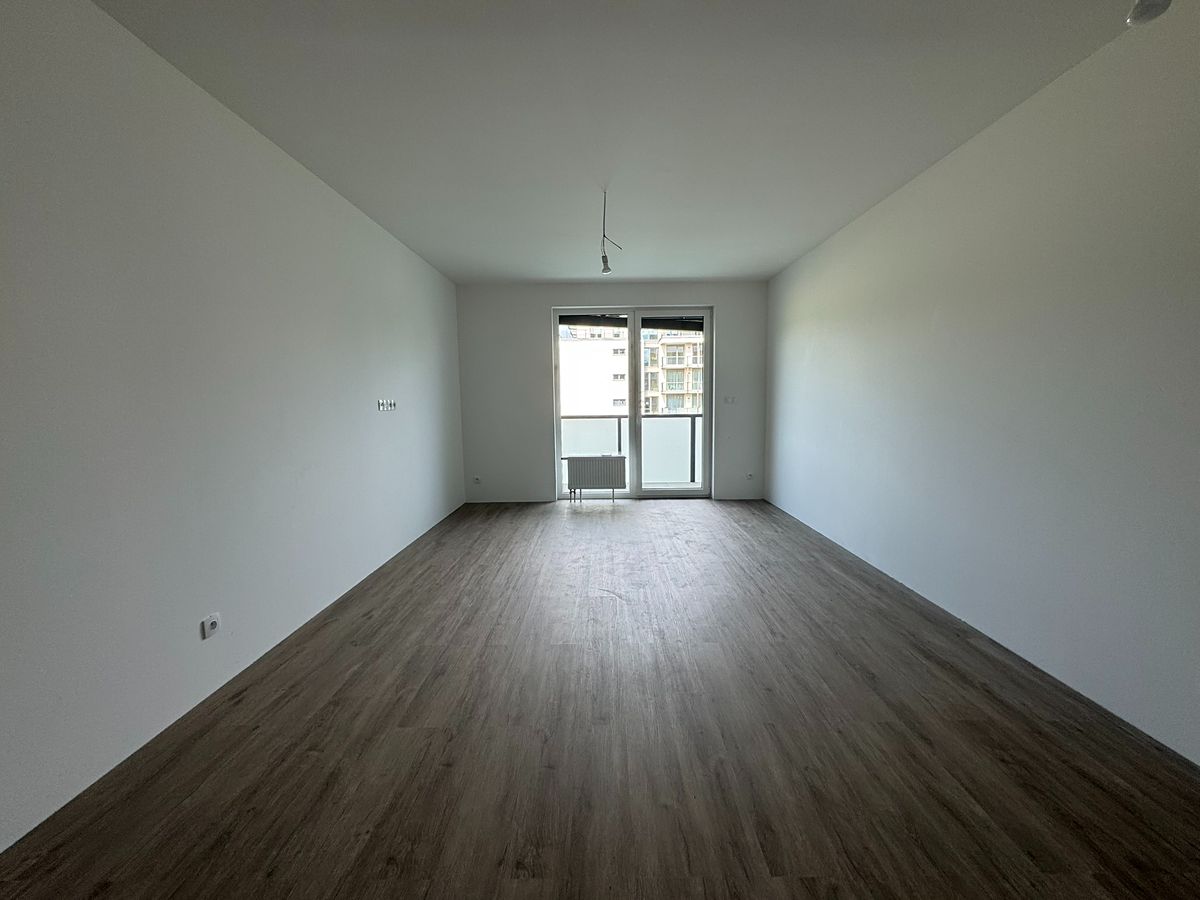 Pronájem bytu 1+kk 37 m² – fotografie 3