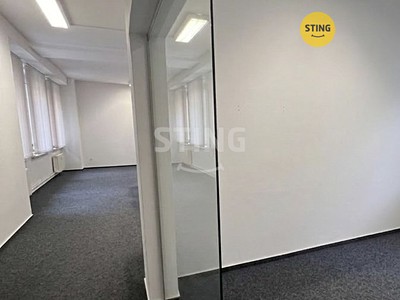 Pronájem kanceláře 180 m²