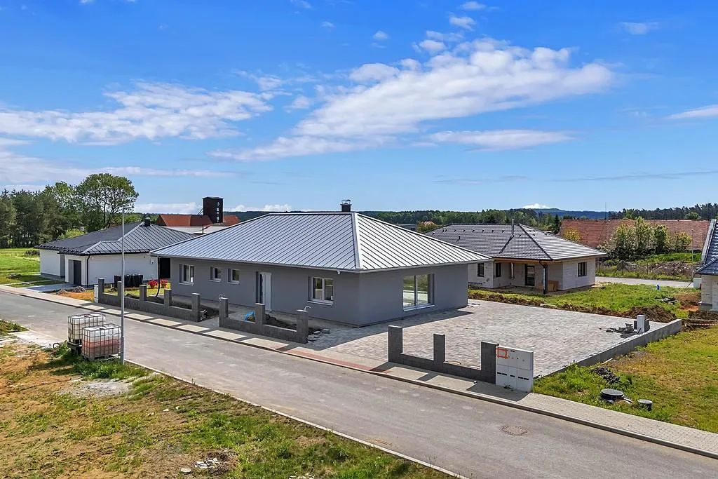 Prodej rodinného domu 200 m², pozemek 841 m²