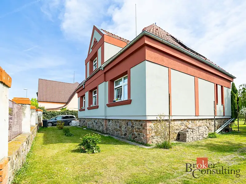 Prodej vily 228 m², pozemek 700 m², Sadská – náhled fotky 2